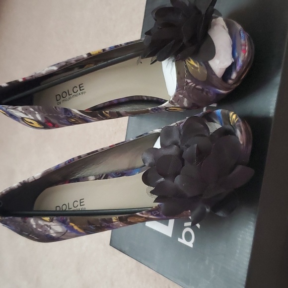 NEW IN BOX MULTI COLOR HEELS - Picture 2 of 8